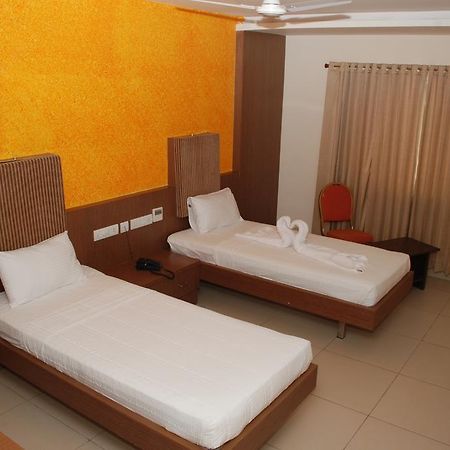 Hotel Pla Amrith Inn Tiruchirappalli Kamer foto