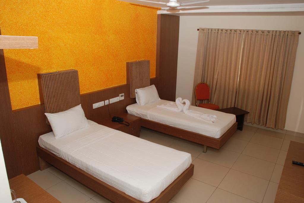 Hotel Pla Amrith Inn Tiruchirappalli Kamer foto