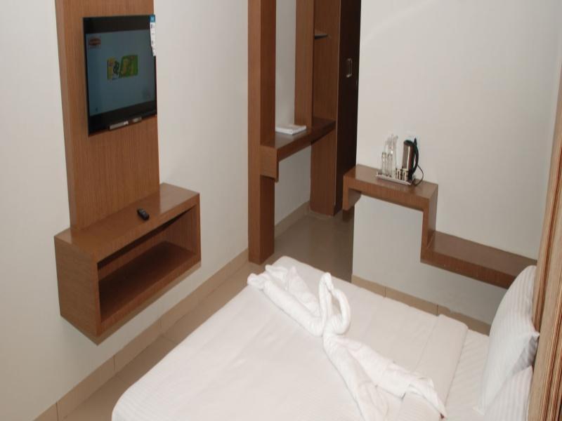 Hotel Pla Amrith Inn Tiruchirappalli Buitenkant foto